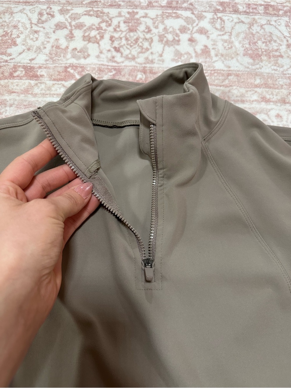 Danskin 🤎 Taupe Active Front Zip Cropped Top - Picture 4 of 9